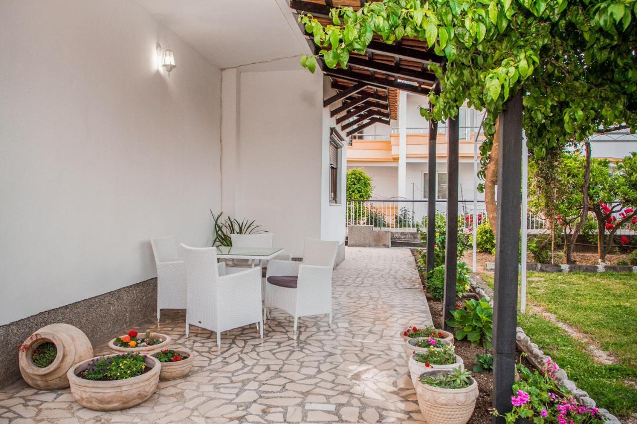 Vila Adriatik Ulcinj Exterior foto